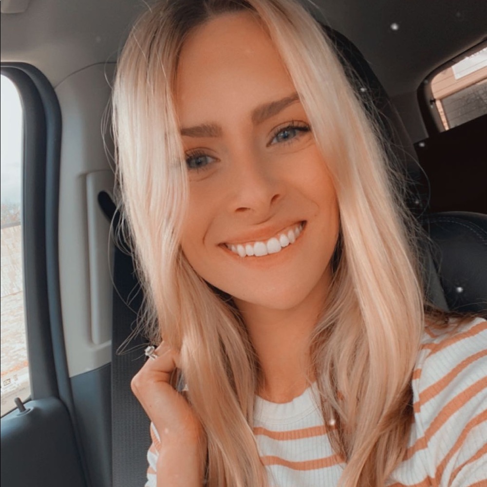 Meet your Posher, Lauren